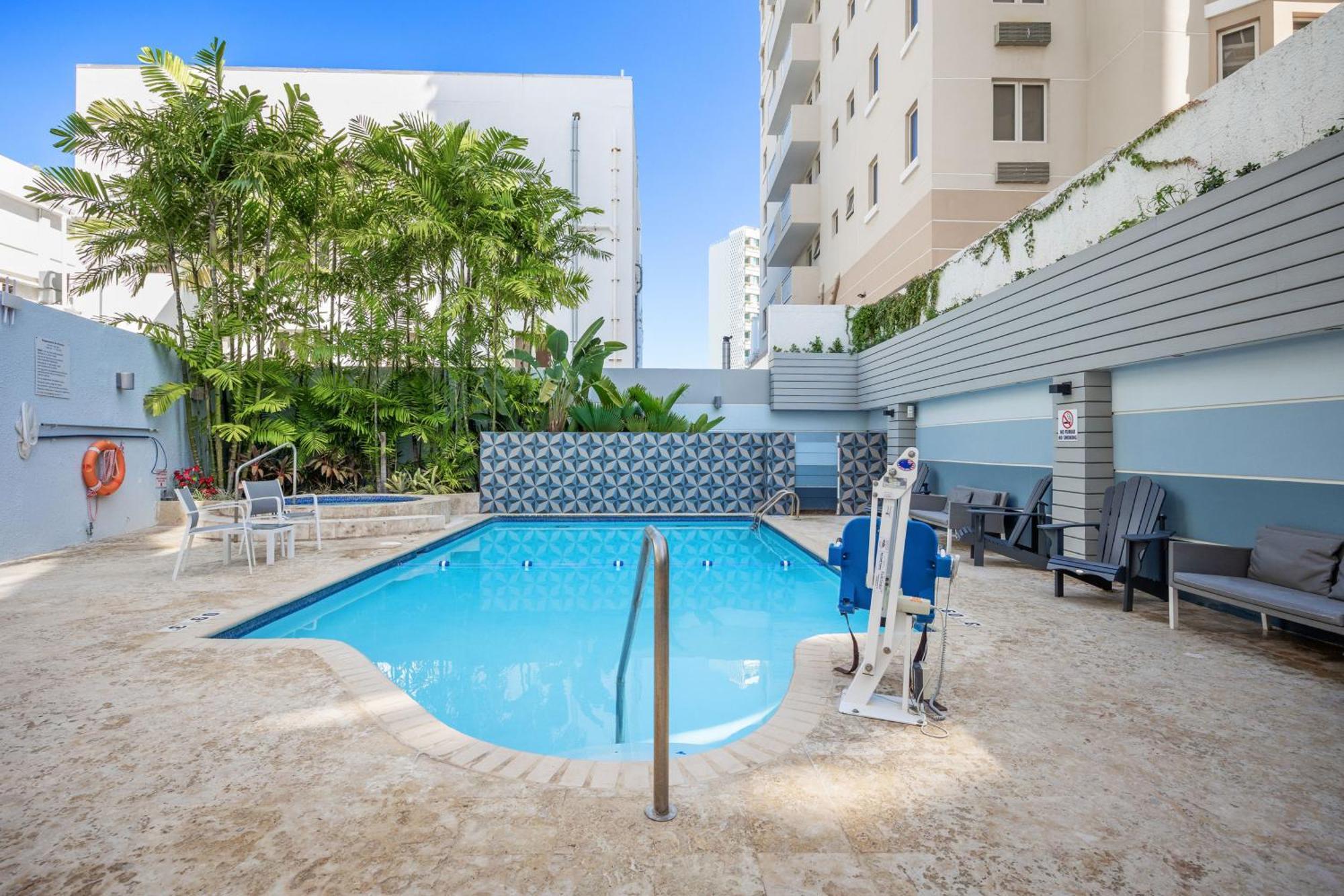 Holiday Inn Express San Juan Condado By Ihg Екстериор снимка